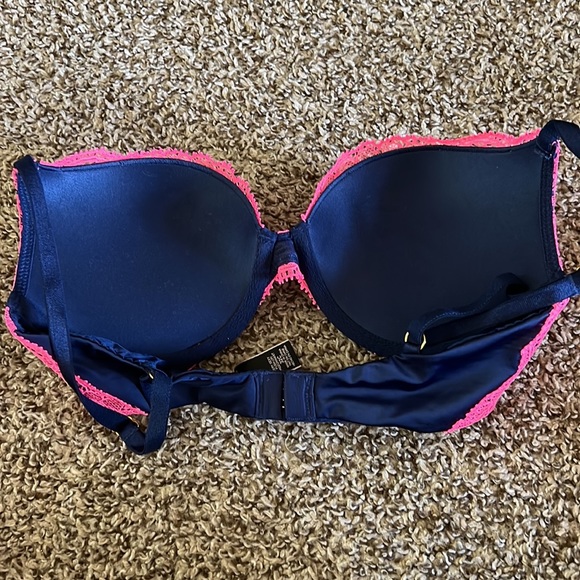 Victoria secret bras - Picture 4 of 8